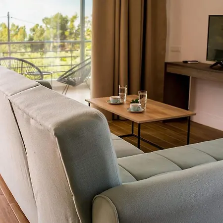 Apartment Laura Maisons