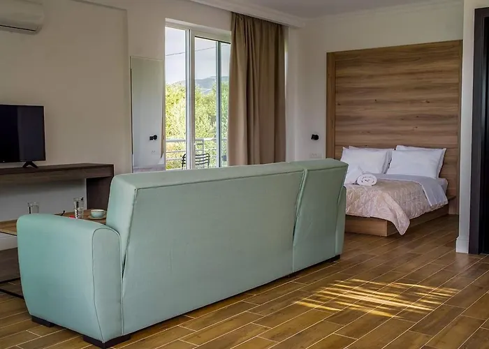 Laura Maisons Kalamáta